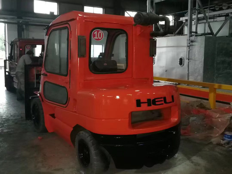 叉車噴漆